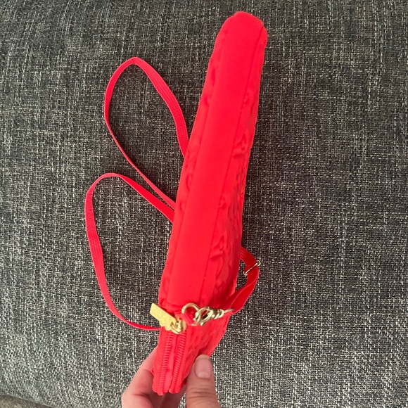 Disney Parks Minnie Mouse D-Tech Red Bow Embossed 11" Tablet Crossbody Purse Bag - Picture 7 of 14